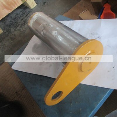 Tilt arm middle pin weldment